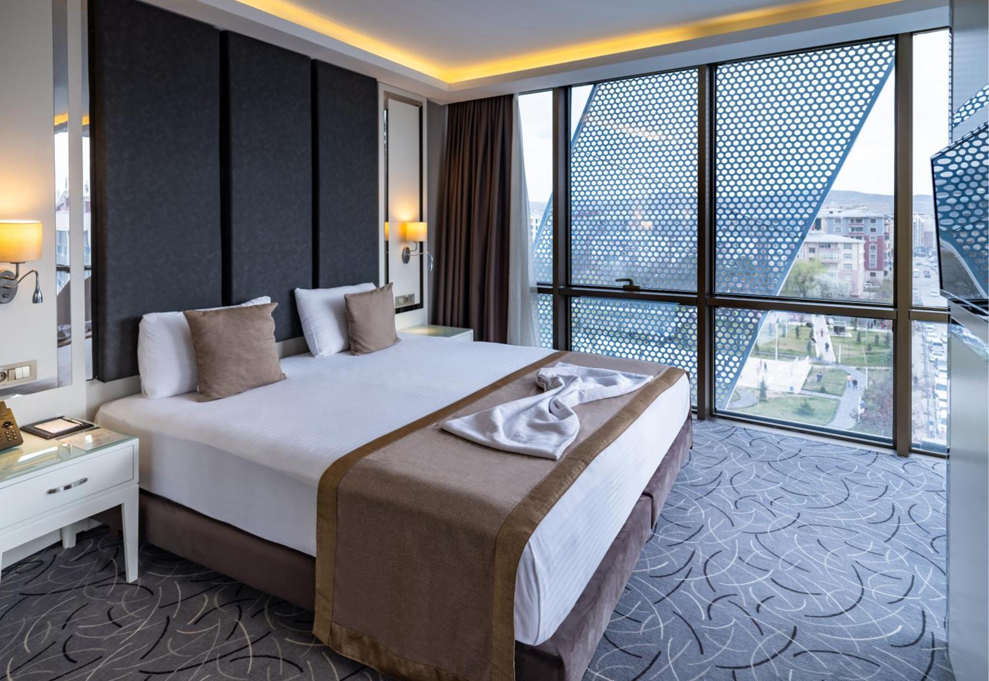 The Conforium Hotel วาน ภายนอก รูปภาพ